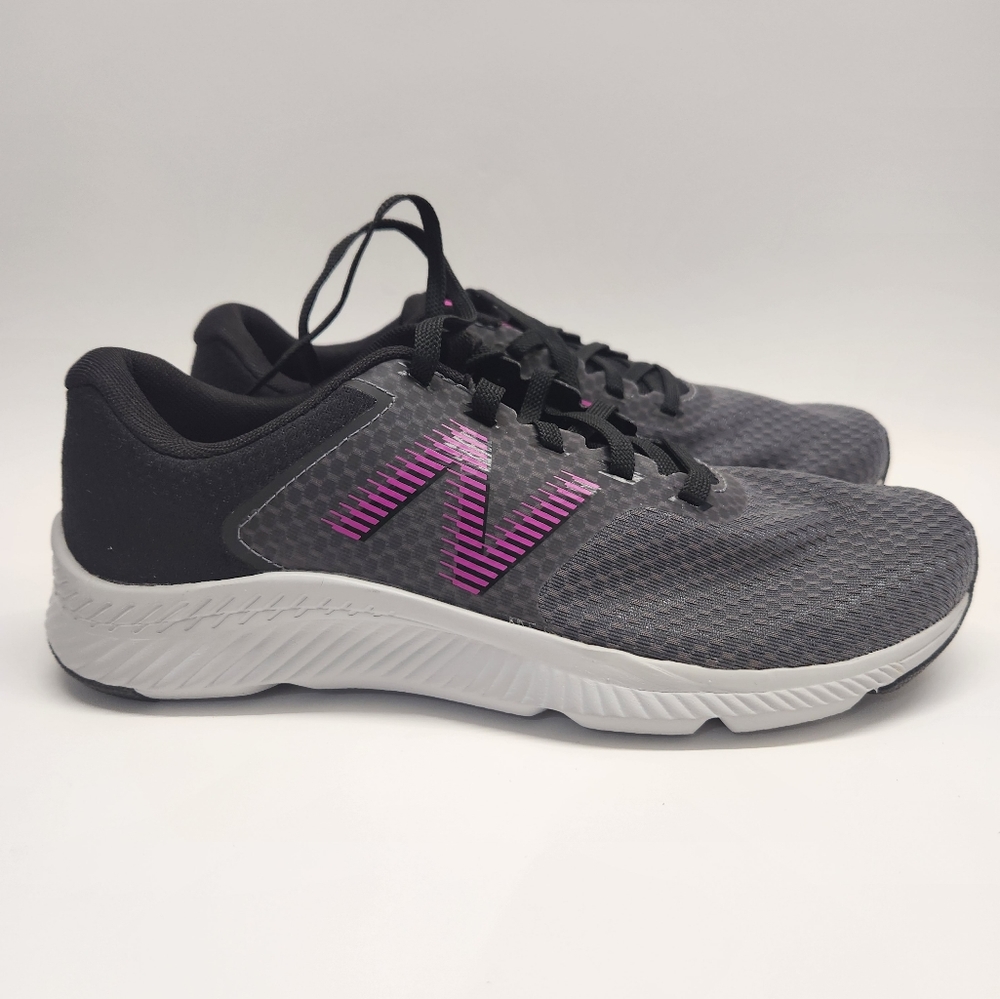 New Balance Women's Running Shoes Size 7.5 Black Gray and Purple Colors.